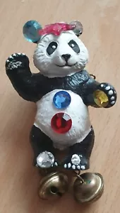 * Design Strass-Brosche / Walt Disney Panda Bär / Bully-Land Figur / 7 cm * - Bild 1 von 3