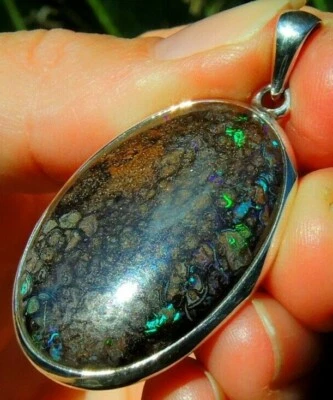 Colgante de ópalo de roca australiano Queensland piedras preciosas plata de ley 925 fósil Foto 1 de 4