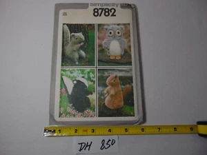 Sewing Pattern Simplicity 8782 Stuffed Toy Squirrel Owl Skunk Beaver Uncut - Picture 1 of 2