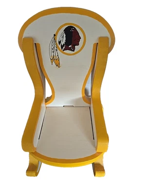 Mini mecedora rompecabezas de madera temática Washington Redskins pintada a mano Foto 1 de 4