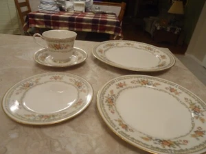 5 Piece Place Setting(s) of Noritake Homage 1977-1985 - Picture 1 of 7