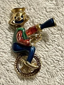 Vintage Enamel Painted Lapel Pin Clown Riding A Unicycle Bobblehead - Picture 1 of 2