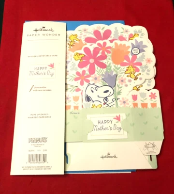 Tarjeta emergente Hallmark Paper Wonder Peanuts música luz tarjeta del día de la madre Foto 1 de 2