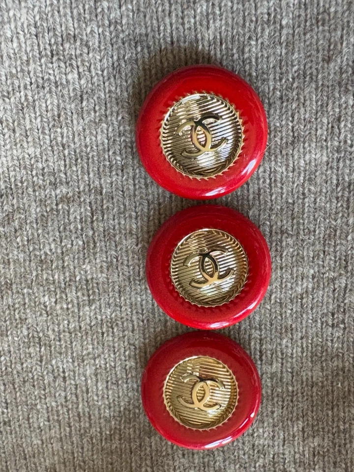 Set of 3 CHANEL Red Enamel & Gold CC Logo Buttons – Bold Vintage Style 22mm BIG - Image 1 of 3