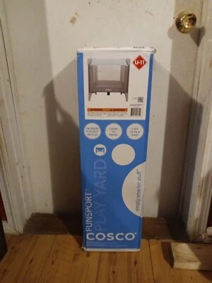 Cosco Funsport Portátil Compacto Bebé Patio de Juegos, Flechas Grises Foto 1 de 2