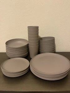 40pcs  Plastic Dinnerware Set, Large Size, Gray, BPA-Free Eco High Quañity - Picture 1 of 6