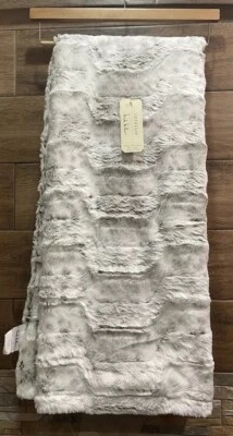Nicole Miller Artelier Faux Fur Snow Leopard Throw Blanket Reverse Solid 50 x 60 - Image 1 of 4