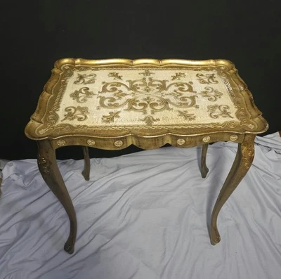 Mesa anidadora italiana florentina dorada vintage Foto 1 de 4