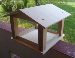 Vogelhaus Vogelfutterhaus Futterspender Vogelhäuschen Holz Natur Handarbeit Neu - Bild 1 von 1