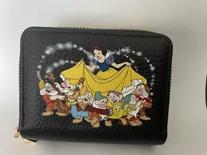 Snow White And The Seven Dwarfs Black Mini Zippered Wallet Card Case Coin Purse - Picture 1 of 11
