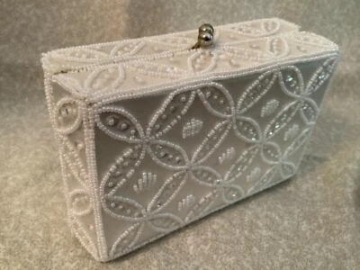Walborg Vintage, Bridal Purse With Gold-Tone Hardware Chain And Kiss Clasp. - Image 1 of 4