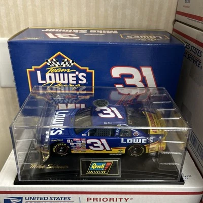 Revell NASCAR #31 1999 Mike Skinner Team LOWE’S Monte Carlo diecast 1:24. Foto 1 de 4