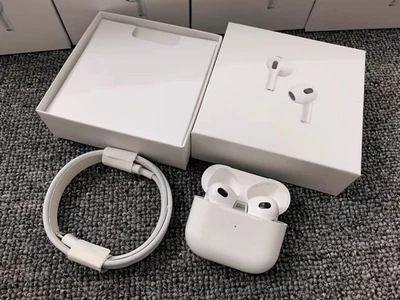 Apple Earphones 3nd Generation Pods with Wireless Charging Case White - Image 1 of 4