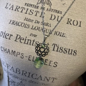 4th Chakra heart Star  David Pendant Necklace Green Stone Silver Tone 13” Chain  - Picture 1 of 9