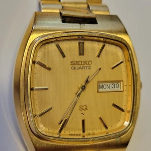 VTG Seiko SQ Watch Men Gold Analog Dial Daydate Rectangle 4336-5019 New Batt - Picture 1 of 8