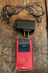 Sony Ericsson Walkman Flip Phone at&t Red Charger Turns On - Photo 1 sur 5