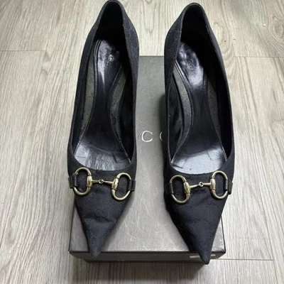 Tacones de corte Gucci negros con hebilla monograma *talla 40 Foto 1 de 4