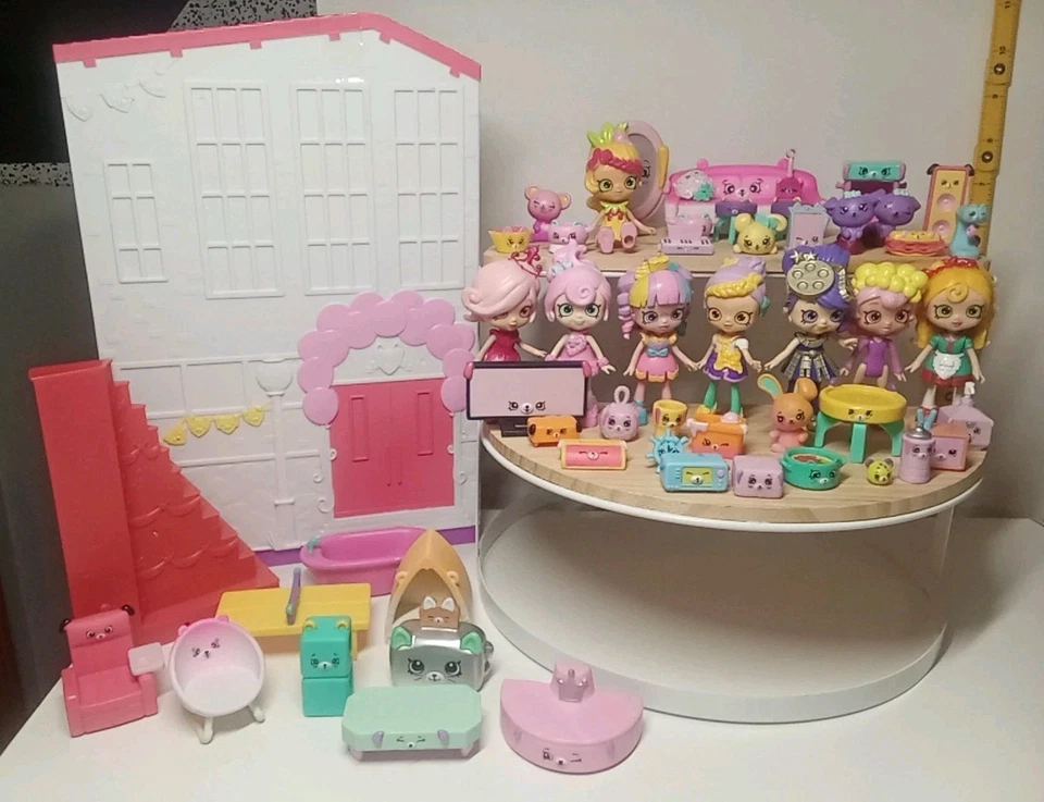 HAPPY PLACES Shopkins 混合套装 56 件 Happyville 高中,皇冠皇家  — 第 1/4 张图片
