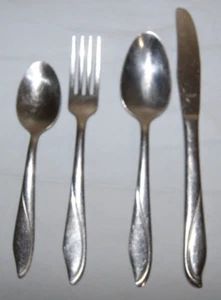Juego de 4 lugares de acero inoxidable Utica Cut Co (ToteCC) - Imagen 1 de 6