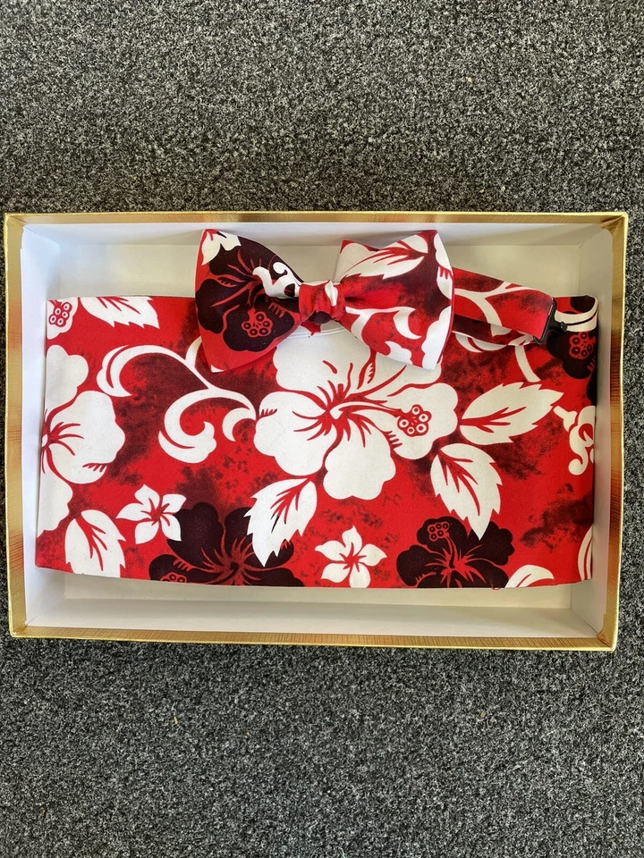  Juego de faja y pajarita con flores de hibisco hawaiano Foto 1 de 1