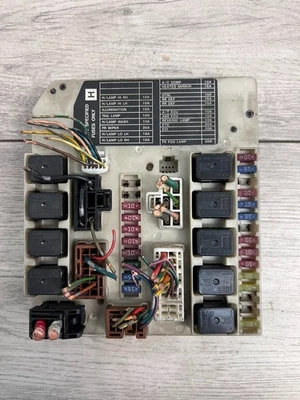 Nissan Pathfinder 2008 2,5 dci Aventura 5 puertas MK3 caja de fusibles 284B7EB31C Foto 1 de 4