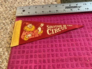 Vintage Souvenir of the Circus - Banner PENNANT Flag CLOWN - Fast Shipper - Picture 1 of 4