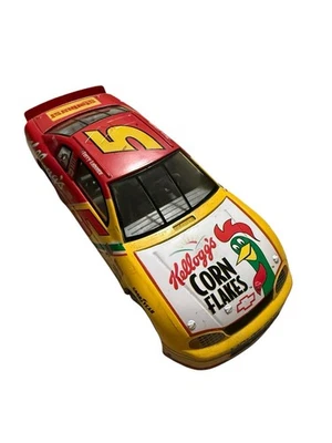 2005 Terry Labonte #44 Kellogg's Corn Flakes 1:24 NASCAR Diecast Action - Image 1 of 4