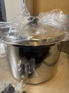 Saladmaster 7Qt Dutch Oven T-304 Surgical Stainless Stockpot Fry Saute Pan Lid - Picture 1 of 5