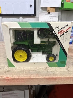 Ertl 约翰迪尔 4440 1/16 比例无线电控制 R/C 拖拉机 0031 全新带盒 — 第 1/4 张图片