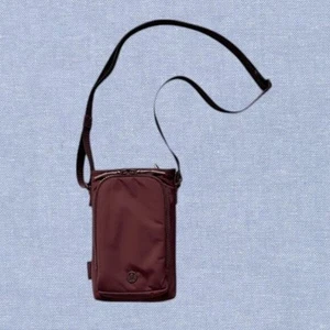 Lululemon Water Bottle Crossbody with Front Pocket 2L in Goodnight Plum - Picture 1 of 7