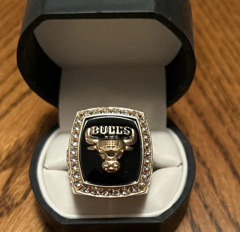 1991 Chicago Bulls Championship Replica Ring Michael Jordan Cover