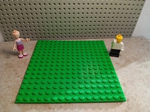 LEGO Bright Green Baseplate 16x16 Grass PLATE Floor Base Garden Orchard - Picture 1 of 1