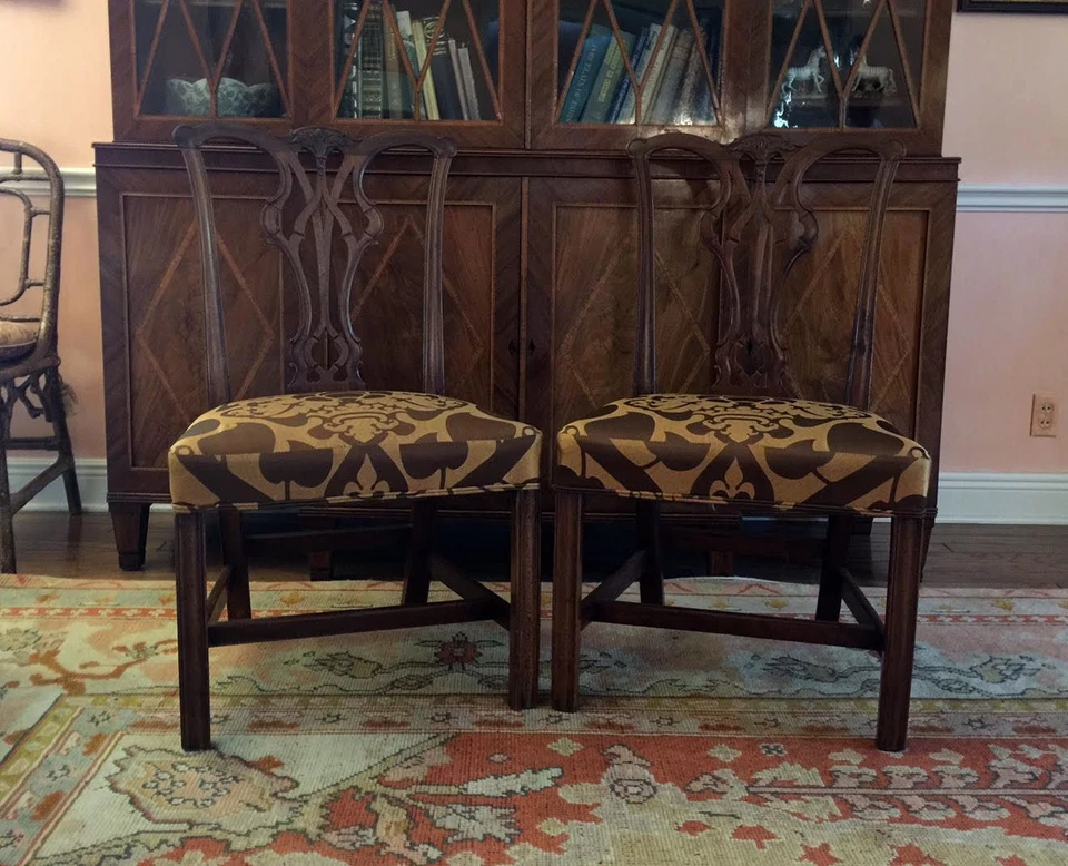 Пара резных боковых стульев из красного дерева в стиле чиппендейл эпохи Георга III, антиквариат - Изображение 1 из 1