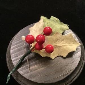 L1180++Vintage Genny Gorgeous Christmas Holiday Corsage Restored Original HOLLY - Picture 1 of 2