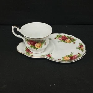 Royal Albert Old Country Roses Teacup & Snack Plate (19) #316 - Picture 1 of 5