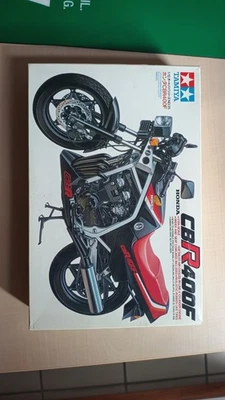 Honda CBR400F TAMIYA  - Immagine 1 di 3
