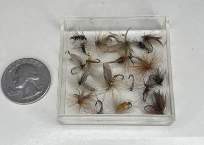 Señuelos Fly-Rod vintage, Super Tiny Fly’s, 19ct. Temprano/Raro/Único! con caja lil Foto 1 de 4