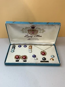 Lady Ellen Intercambiable Magne-GEMAS Clip En Pendientes y Colgante con Estuche 1/20 12K - Imagen 1 de 12