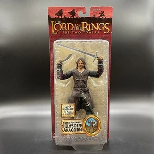2004 El Señor de los Anillos ARAGORN-Helm's Deep Variant Pose Dos Torres Figura NUEVA - Imagen 1 de 19