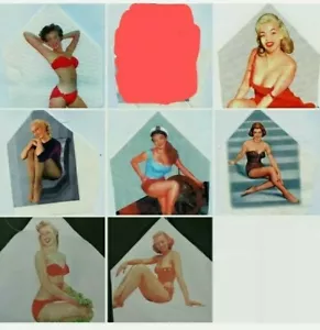 7 Vintage 50’s Bikini Celebrity Pin Up Girl Herren Seide Krawatte versteckte Einsätze - Bild 1 von 1