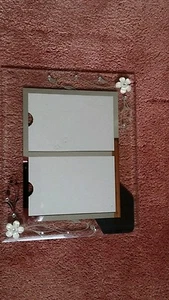 Glass picture frame with two 6 x 4 pockets, bevelled edges & flower motifs - Picture 1 of 5
