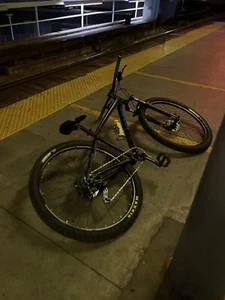 Jamis Mountain Bike 29er - Picture 1 of 3