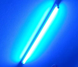 1x OSRAM LUMILUX Leuchtstoffröhre blau 36W 120cm T8 EEK: G (Spektrum A bis G) - Bild 1 von 3
