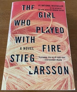 The Girl Who Played with Fire by Stieg Larsson Paperback - Imagen 1 de 6