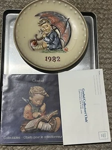 M.J. HUMMEL 1982 JAHRESTELLER SCHIRM MÄDCHEN IM BASRELIEF VON GOEBEL- SCHÖNHEIT. - Bild 1 von 3