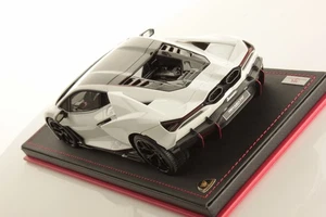 Lamborghini Revuelto Bianco Siderale in 1:18 scale by MR Collection - Picture 1 of 4