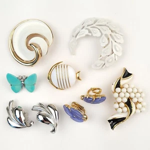 Konvolut 7 Vintage Trifari Broschen und Ohrringe - Bild 1 von 6