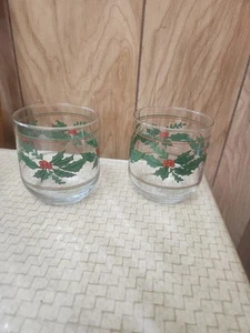 Set of 2 Indiana 12 Oz Glass Christmas High Ball Glasses Holly & Berries Vtg - Picture 1 of 3
