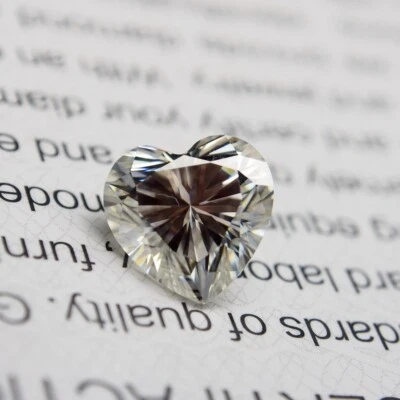 0.1~4ct White D Color VVS1 Heart Excellent Cut Moissanite Stone With Certificate - Image 1 of 4