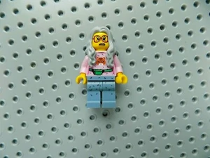 Lego Movie Mrs. Scratchen-Post - Minifigure - Picture 1 of 2